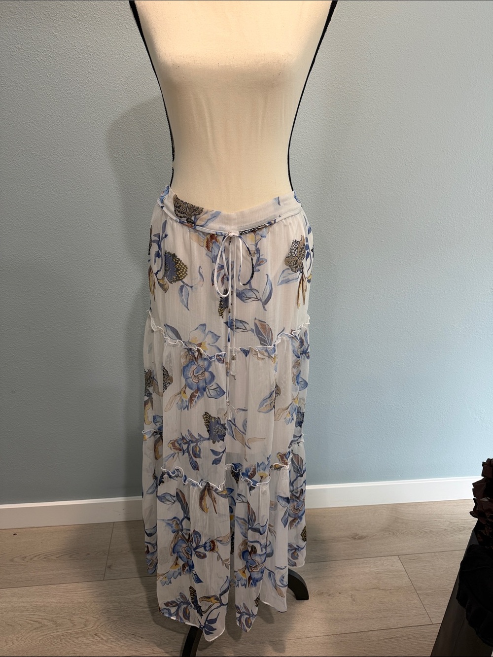White House Black Market White Floral Maxi Skirt with Blue and Tan Blooms